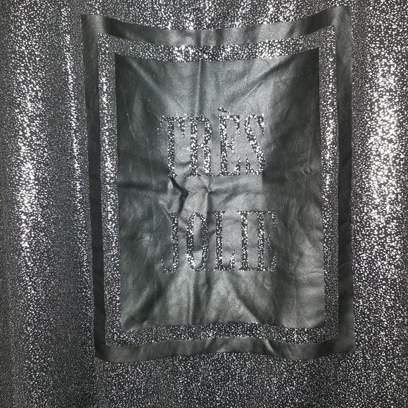 Junarose "Tres Jolie" Tee - Picture 2 of 4